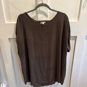 Relaxed Dark Olive Women's Short Sleeve Top